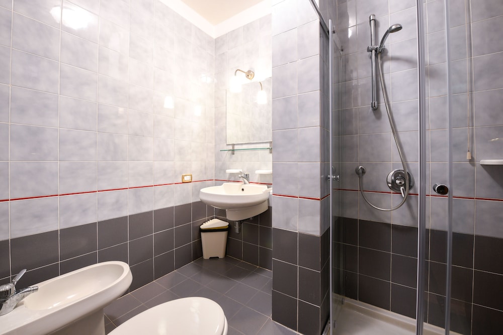 Sirmione Vacations - A.G. Holiday Hotel - Property Image 6