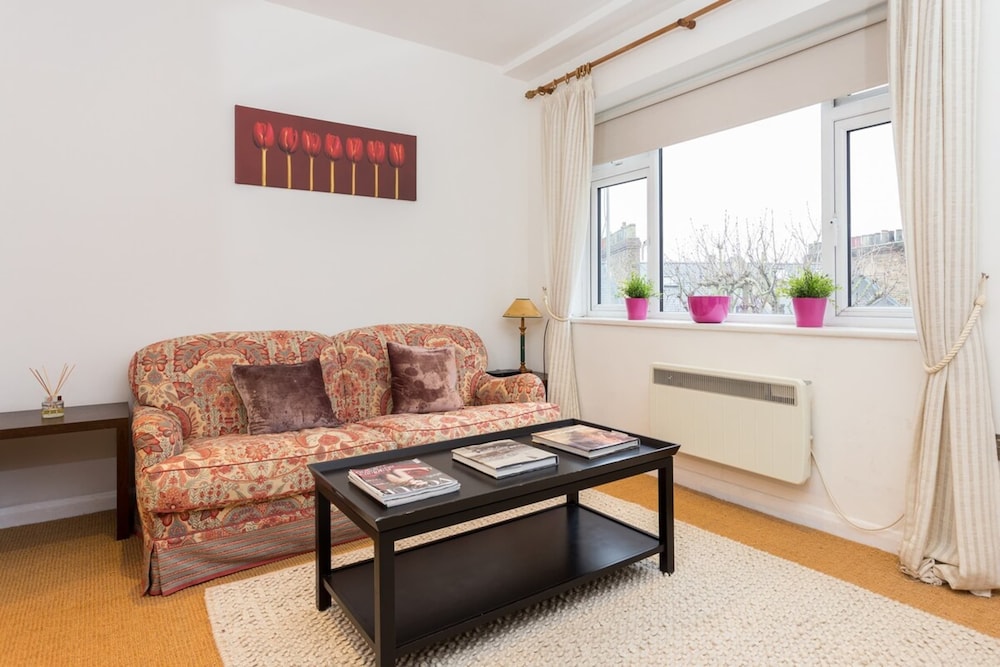 1 Bedroom Flat in South Kensington