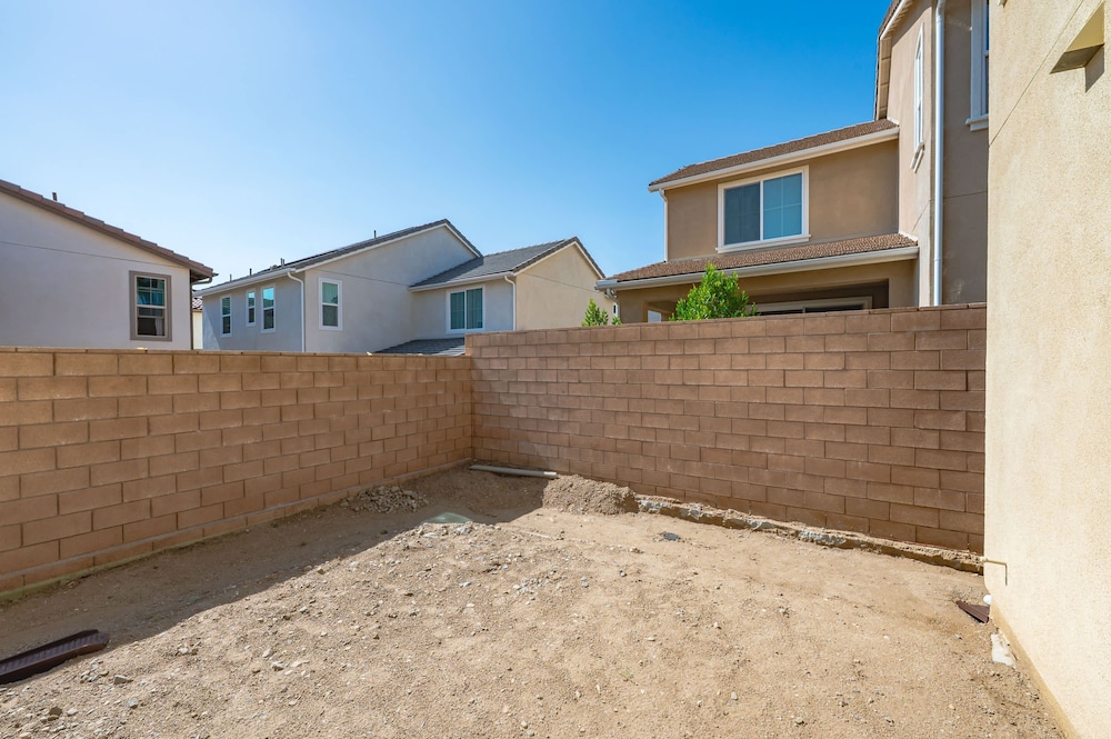 Spacious 5BR Getaway w Game Room Modern Comfort