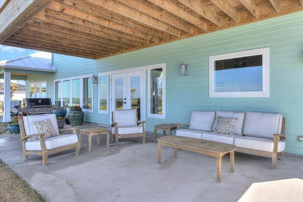 Tranquil Waters 8 Bedroom Home