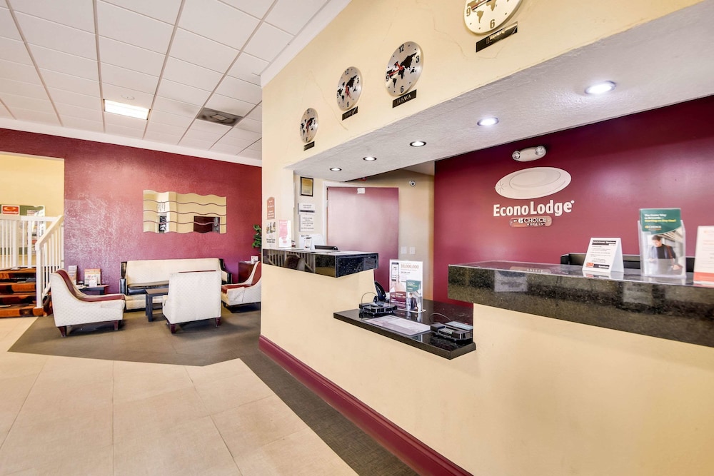 Tampa Vacations - Econo Lodge Busch Gardens - Property Image 47