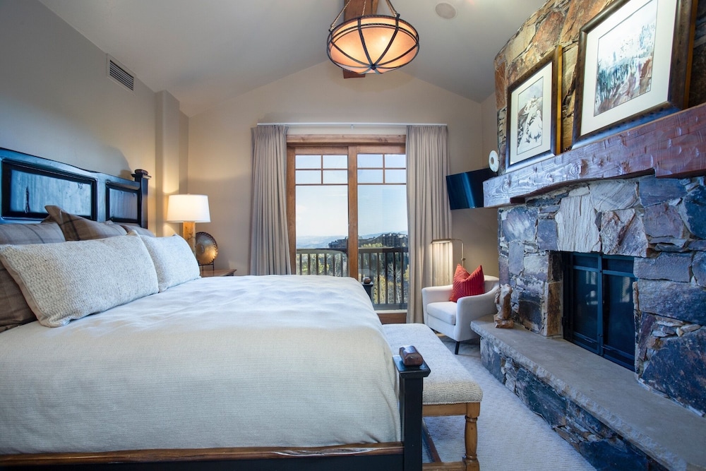 Grand Lodge - Penthouse #406 - Ski-in/out 5 Bedroom Condo