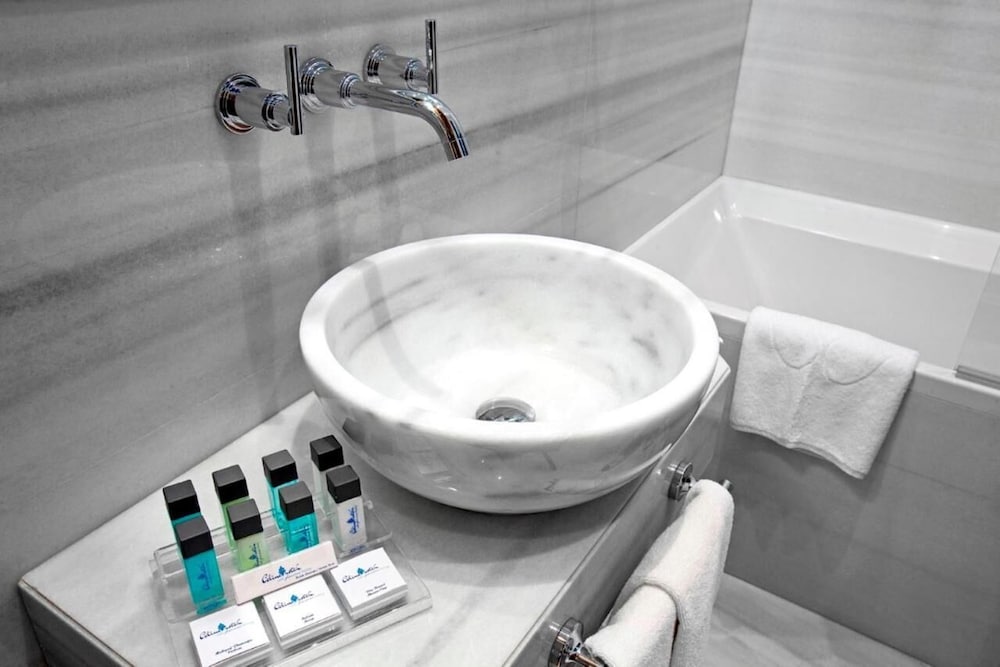 Celine Otel - Image 23