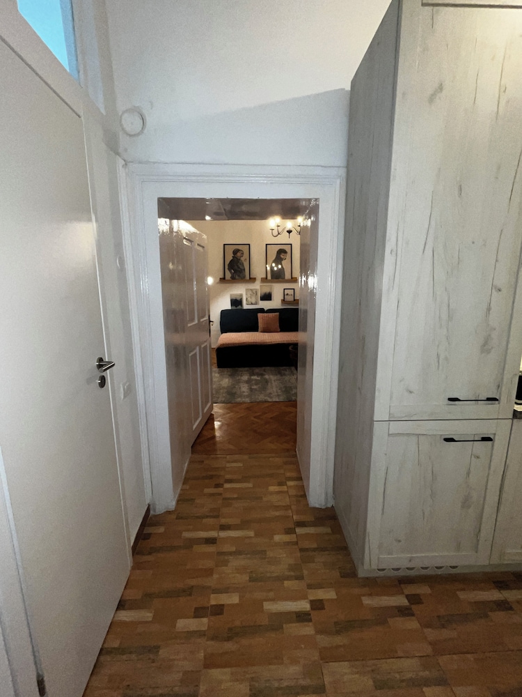 Suite 49