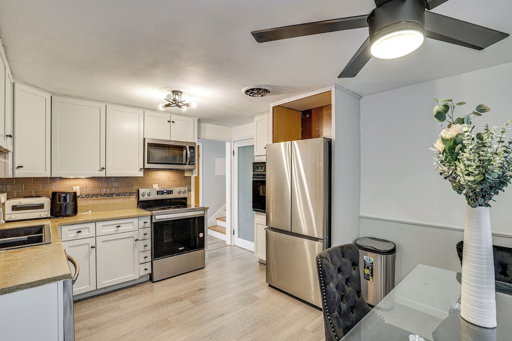2 Mi to Town: Home w/ Patio & Yard in Waterbury!