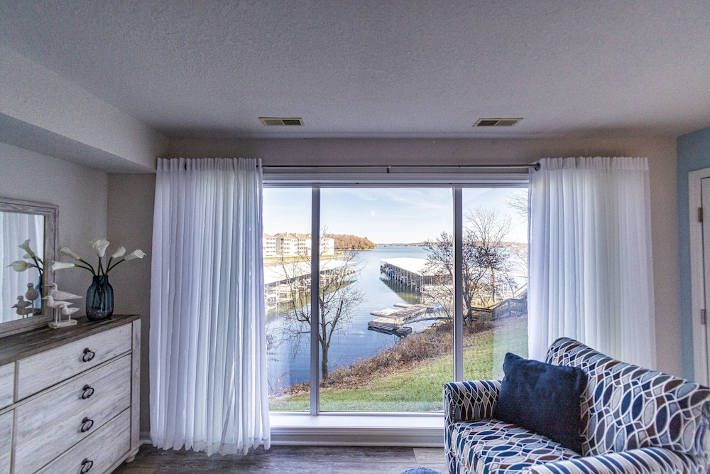 Lazy L at the Lake Chic 3 BDR Condo w/ Boat Slip view 5