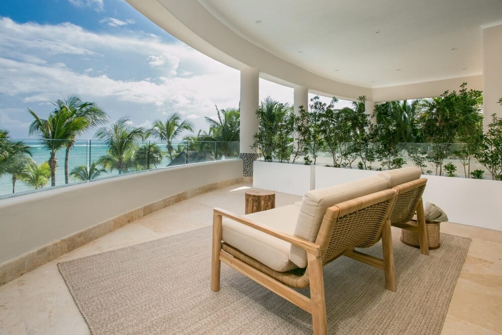 8 Bedroom Luxury Villa With Private Chef Included view 4