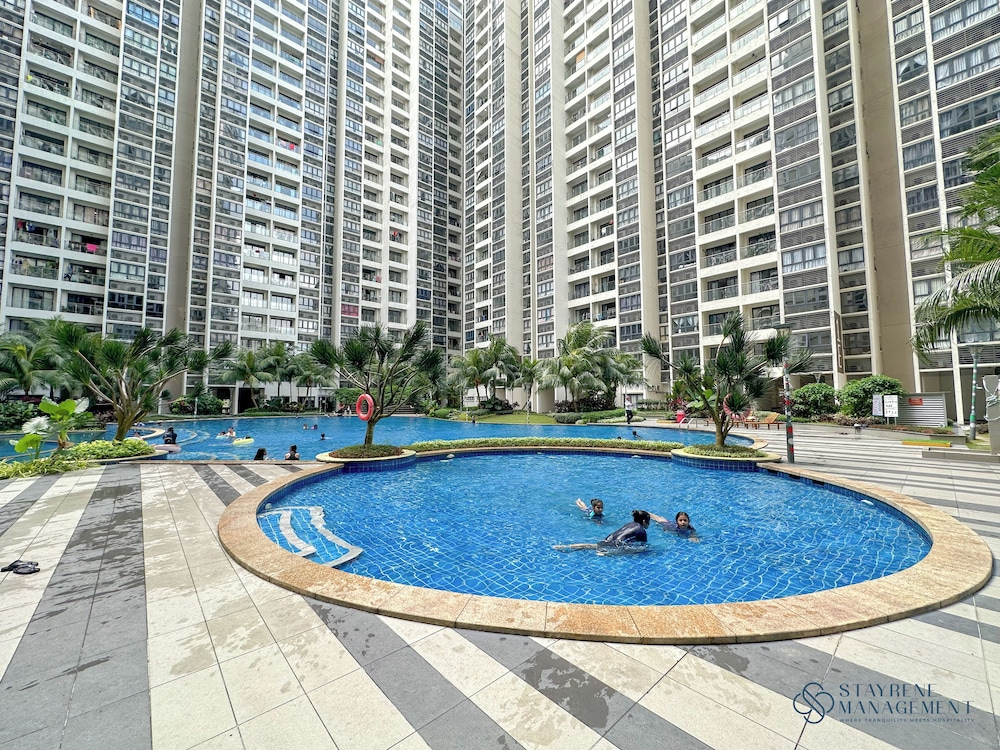 Country Garden Danga Bay Sea View Homestay by Stayrene
