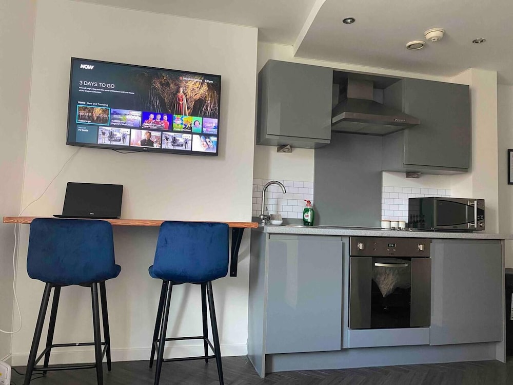 Stunning Apartment in the Heart of Leeds view 2