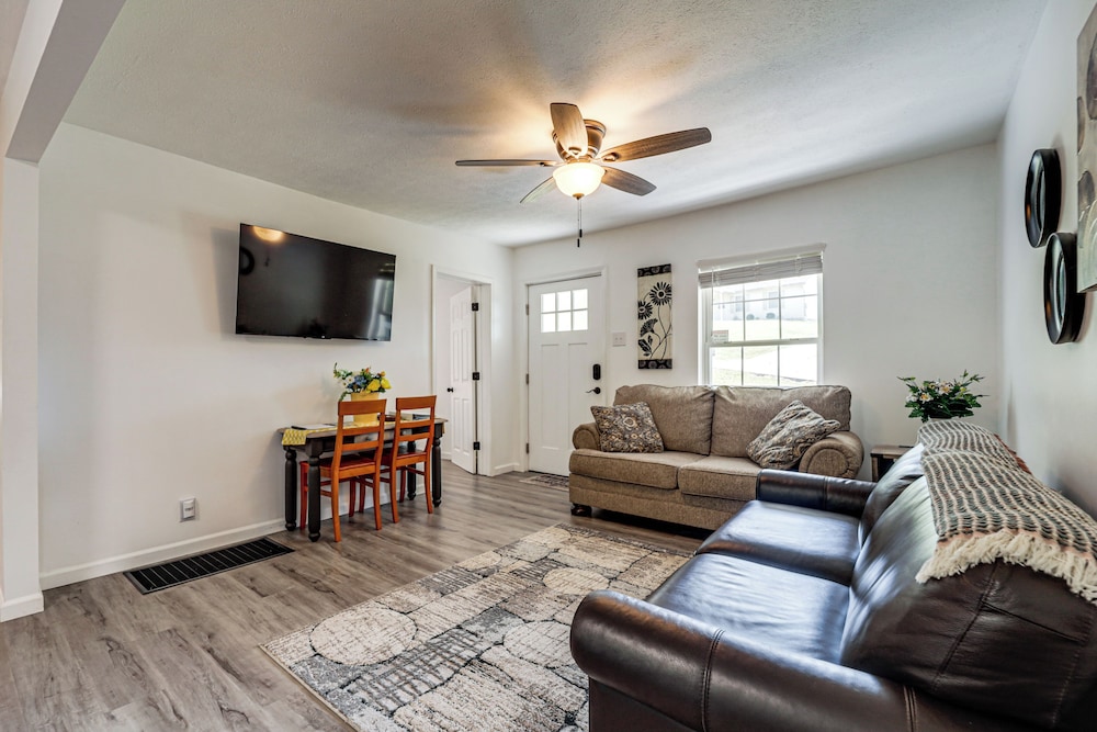 Walk to Main Street! Family Home in Williamstown