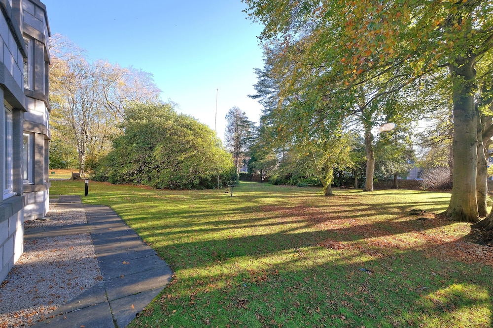 Orange Apartments Beechgrove view 2