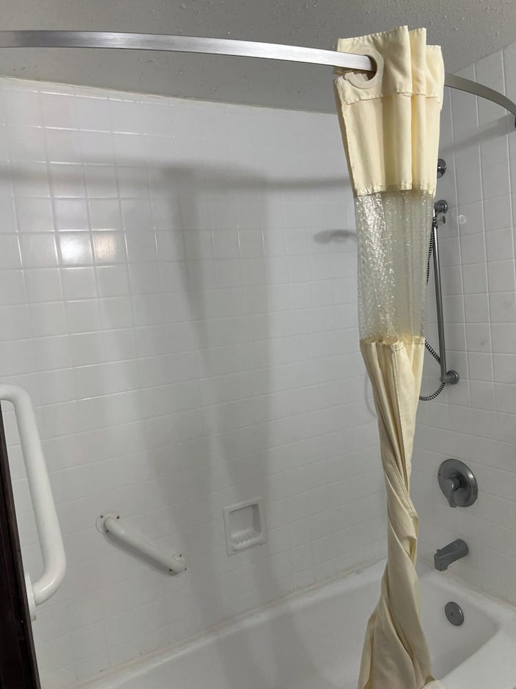 Blue Way Inn & Suites La Crosse