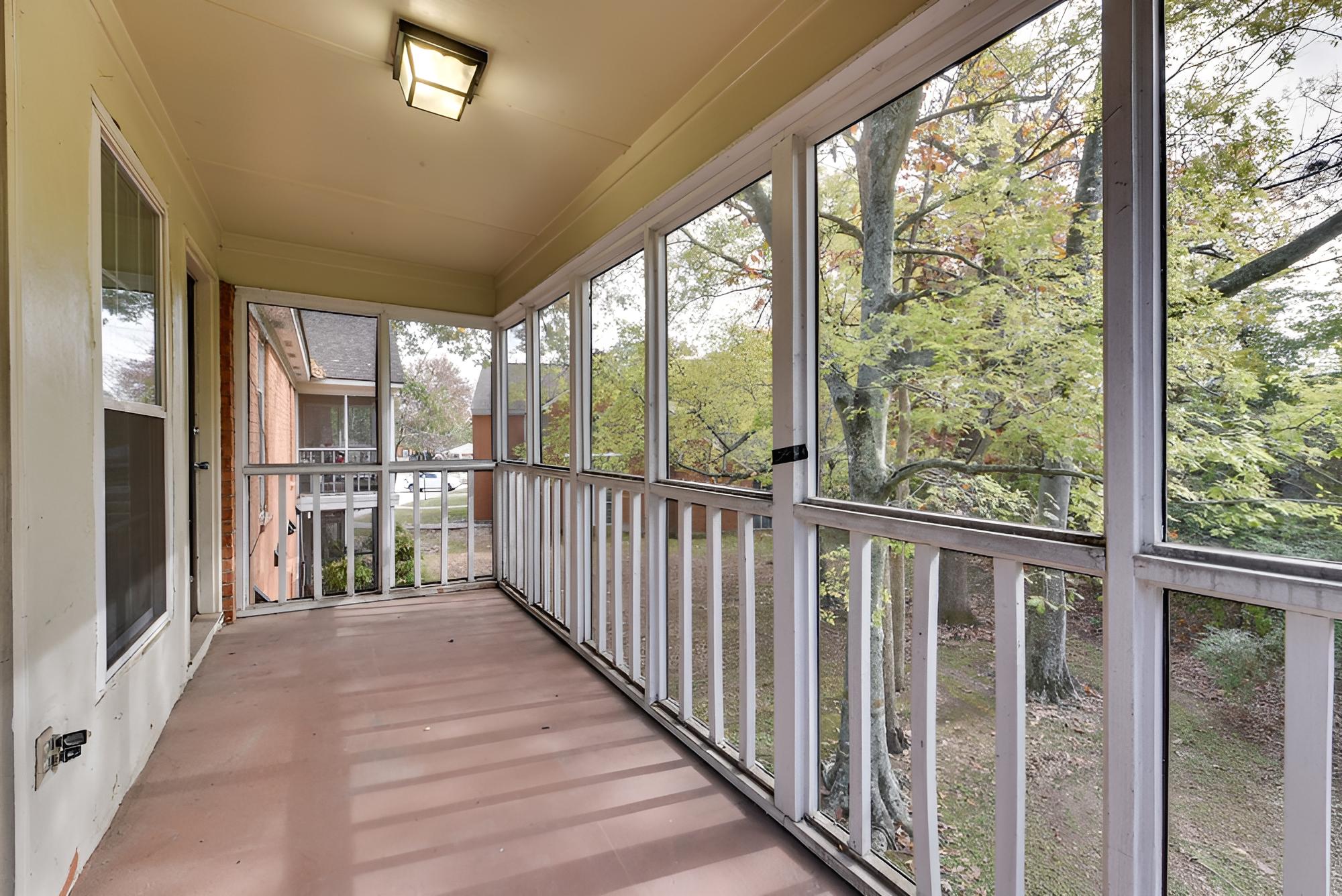 Baton Rouge Condo w/ Pool & Balcony, Near Golfing! view 3