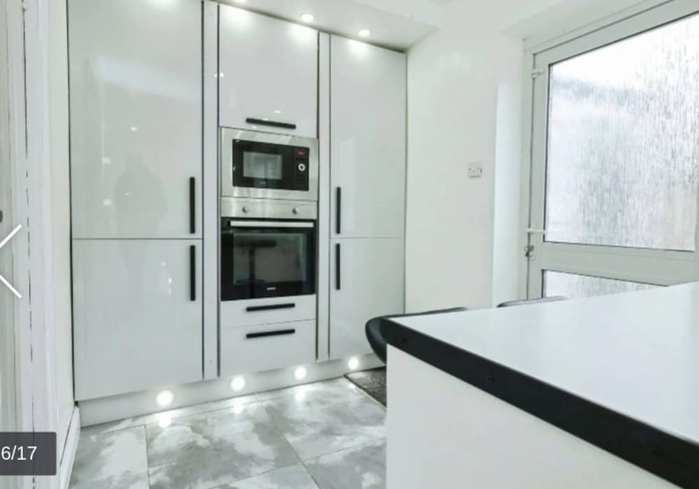 2 Bed Terrace House With Modern Touch