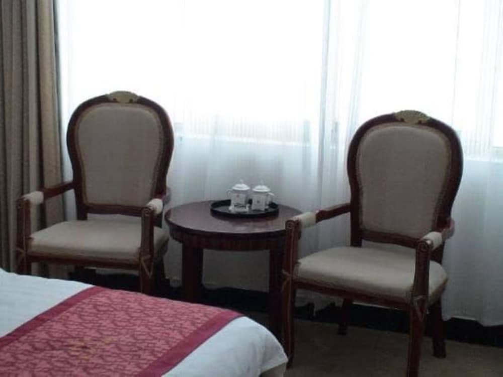 Georgia Hotel view 4