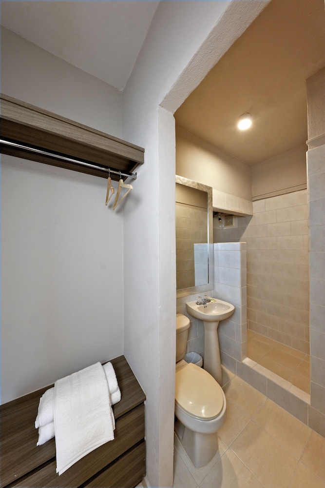 Mont Caribe GuestHouse - Property Image 2