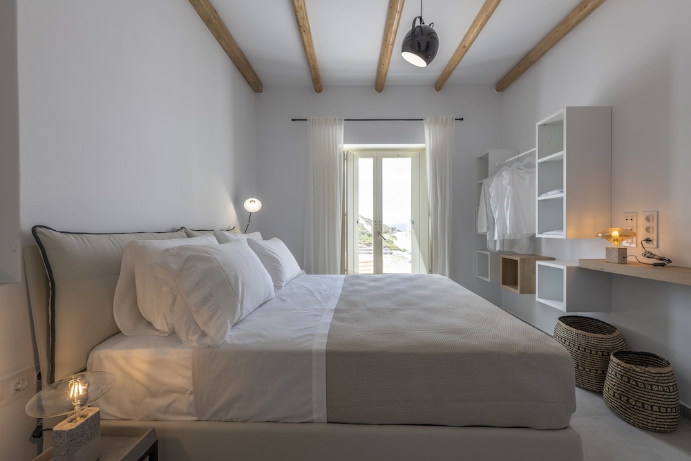 Milos Zen Suites view 4