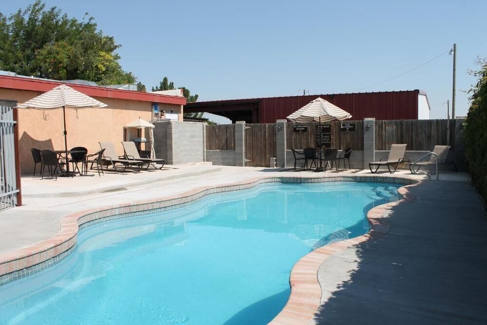 Adobe Rose Inn