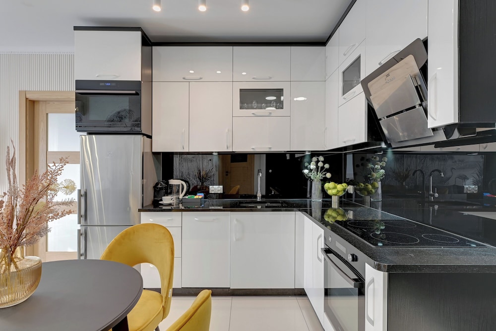 Aura - Riverside & Parking by Downtown Apartments