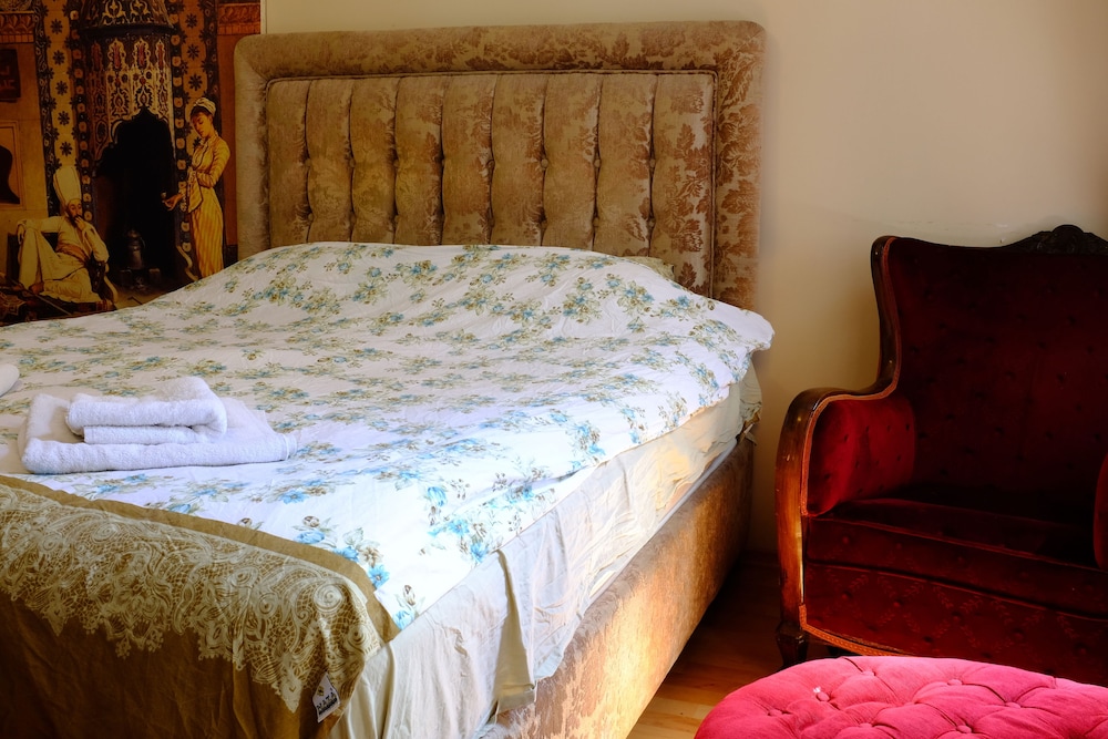Chambers Of The Boheme - Hostel