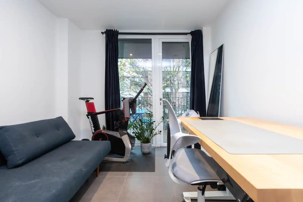 Modern Family Friendly 2 Bedroom Flat in Hackney Wick