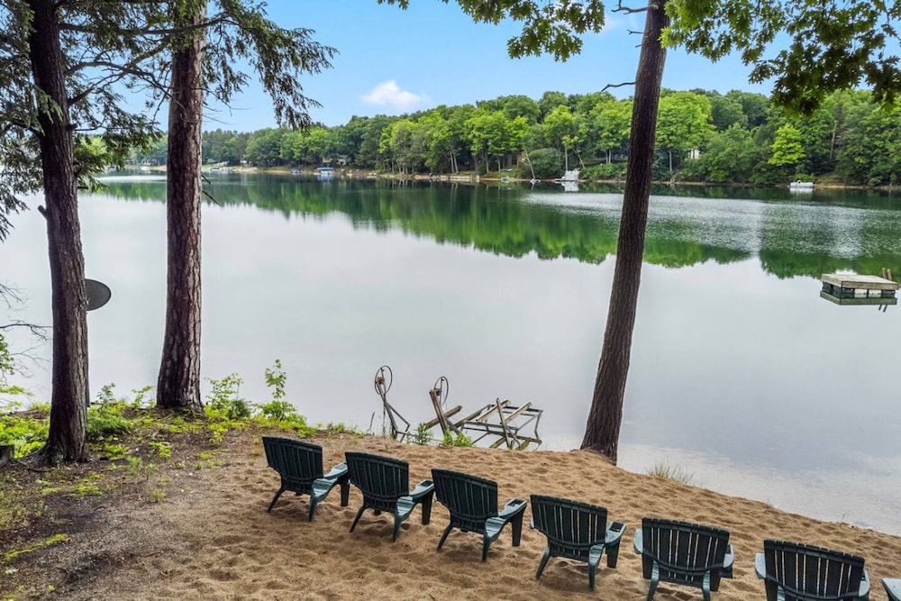 Lakeside Getaway pet Friendly