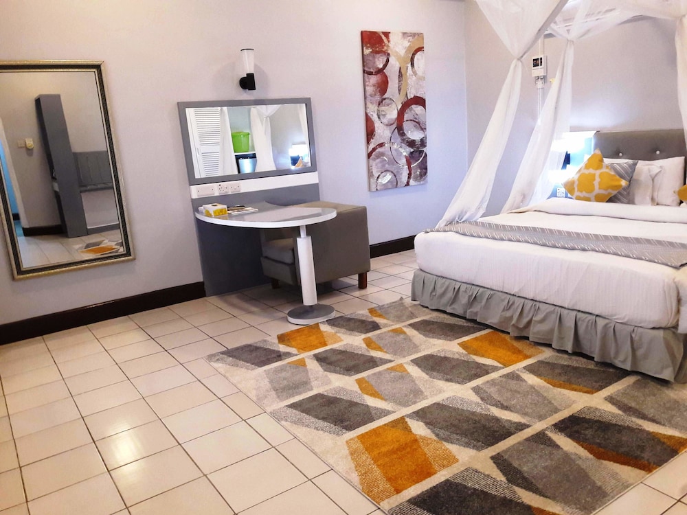 Best Western Jangwani Sea Breeze Hotel