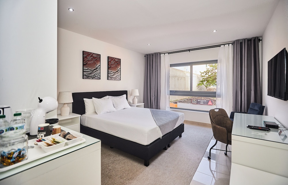 Cam's Suites