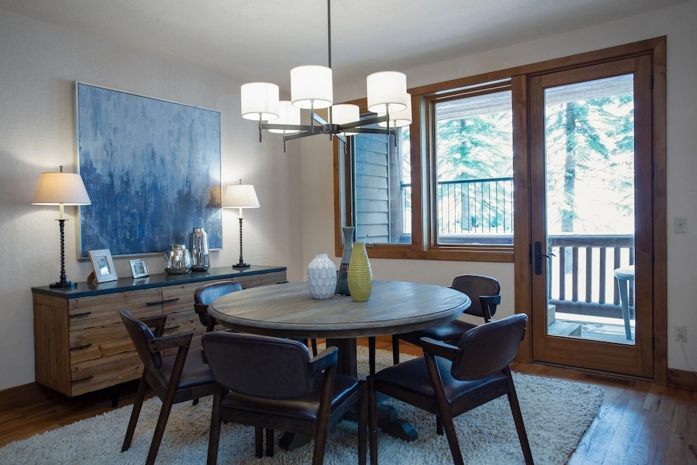 Sterling Lodge at Deer Valley Resort - Three Bedroom Condo with Hot Tub #108 3 Condo