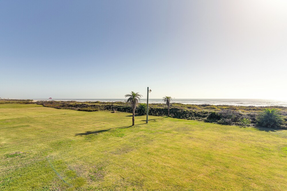 Beachfront Group Getaway on Bolivar Peninsula
