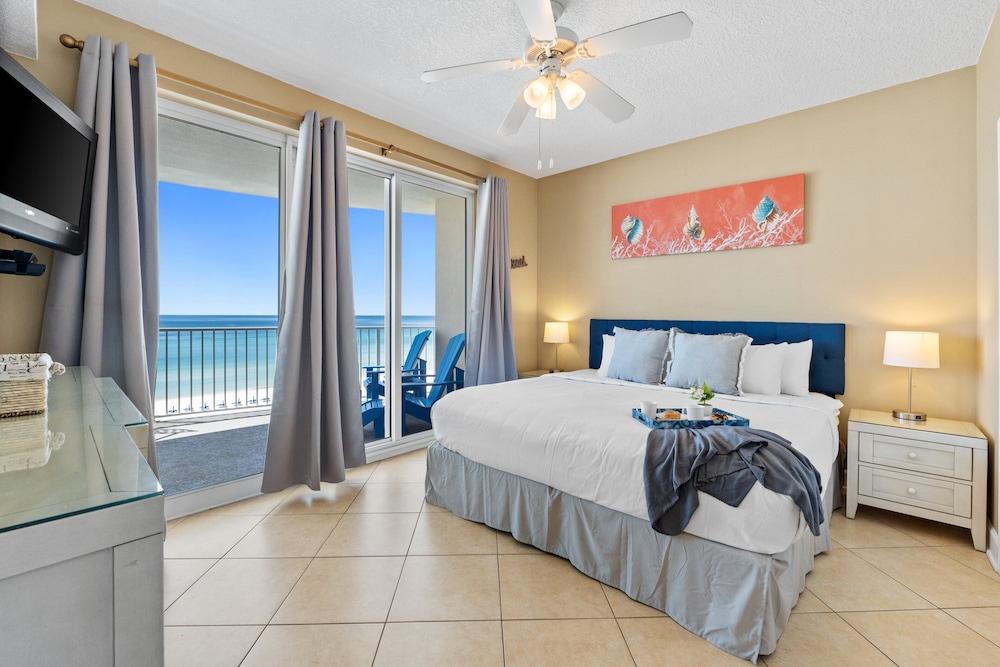 Twin Palms by Book That Condo
