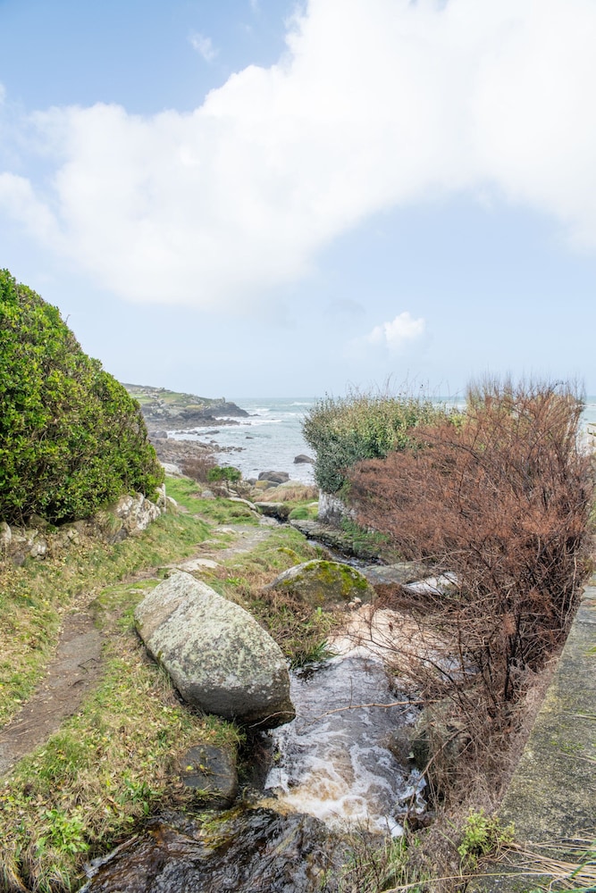 Bright St Simons Island Condo w/ Shared Pool! - Property Image 14