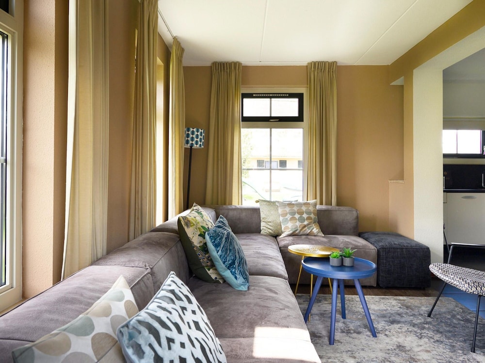 Family Home With Wellness and Tour Boat