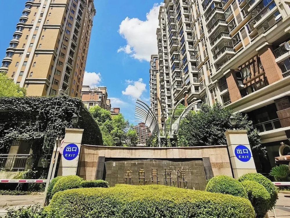 Tyms 3BR 2BA Apt Gubei CBD Near Line10