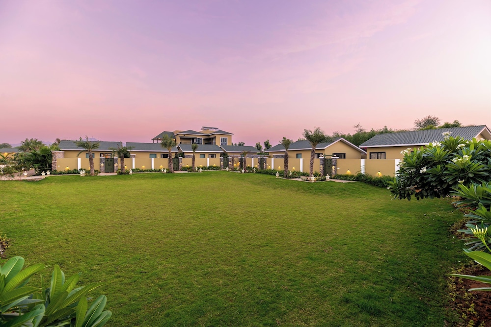 Merriment Luxury Resort & Private Pool Villa, Abu Road