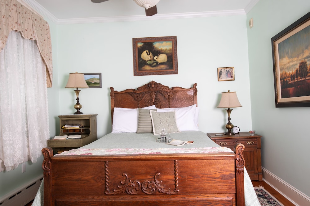 E J Bowman House Bed & Breakfast
