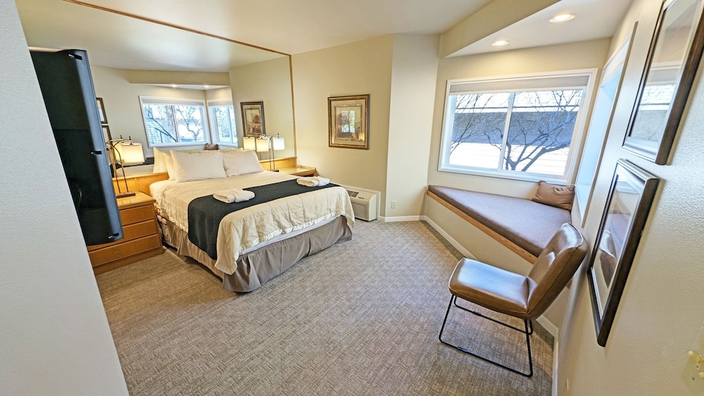 Mt Bachelor Village 328 B 1 Bedroom Condo