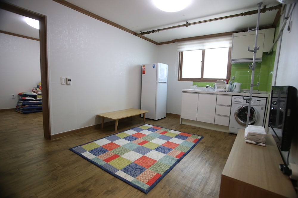 Namu Guesthouse & Pension - Hostel