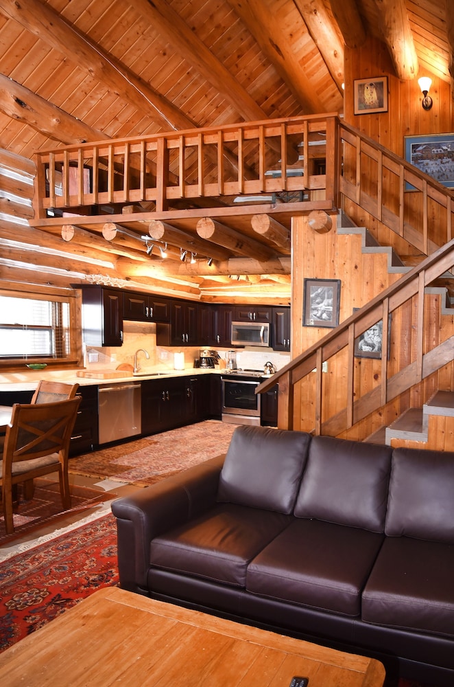 Timbercreek #10b 3 Bedroom Home by RedAwning
