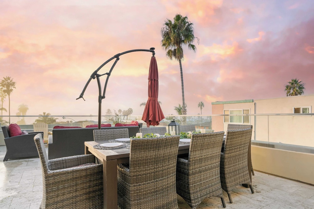 Windansea by Avantstay Private Rooftop Patio, 2 Blocks to Beach & Town