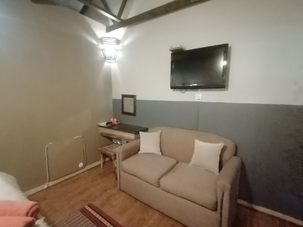 Ibis Place Guest House
