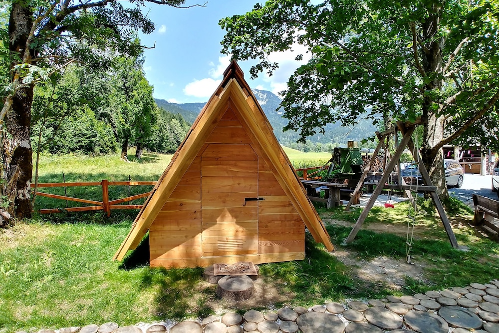 Cvet gora - Camping, Glamping and Accomodations - Hostel view 2