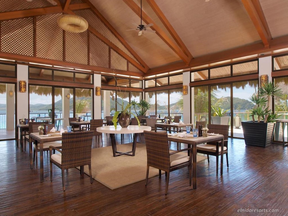 Pangulasian Island Resort