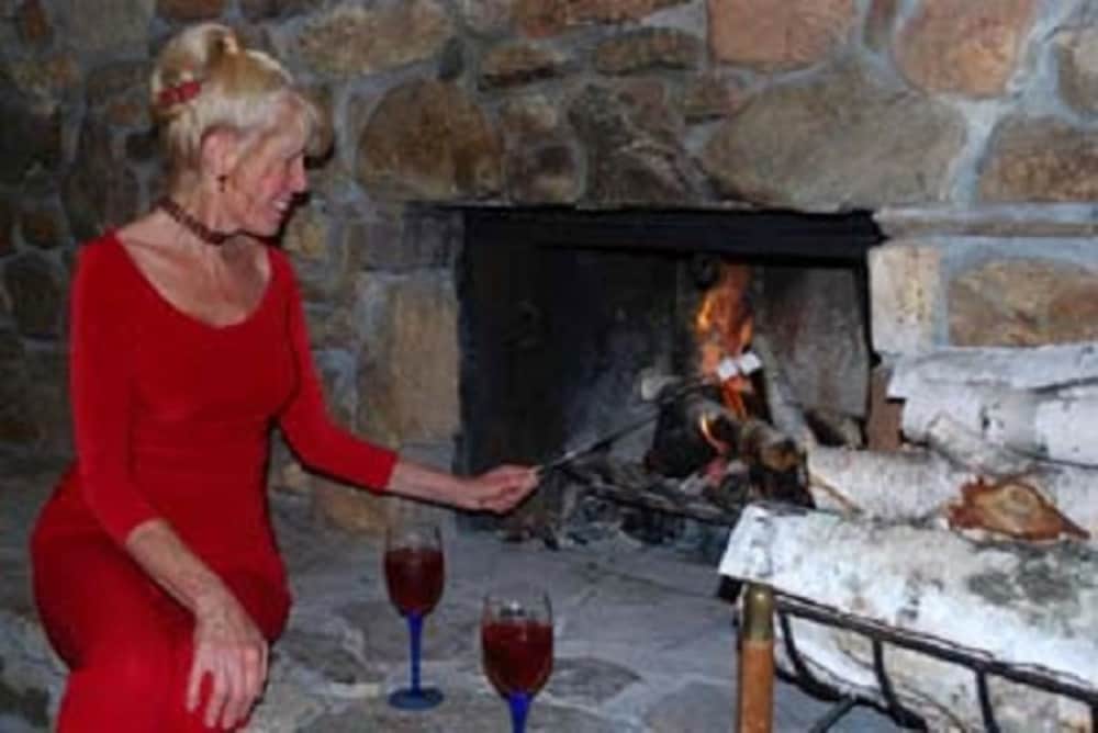 Innisfree Boutique Inn By-The-Lake