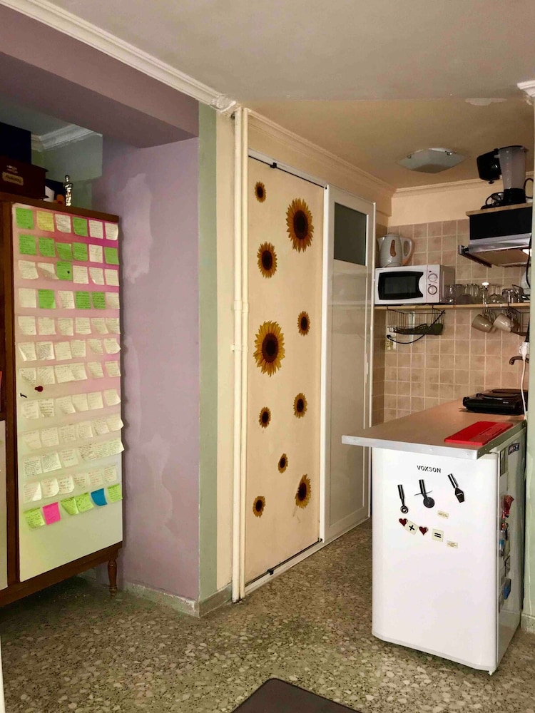500mbps Wifi Studio 1min From Attiki Metro Station