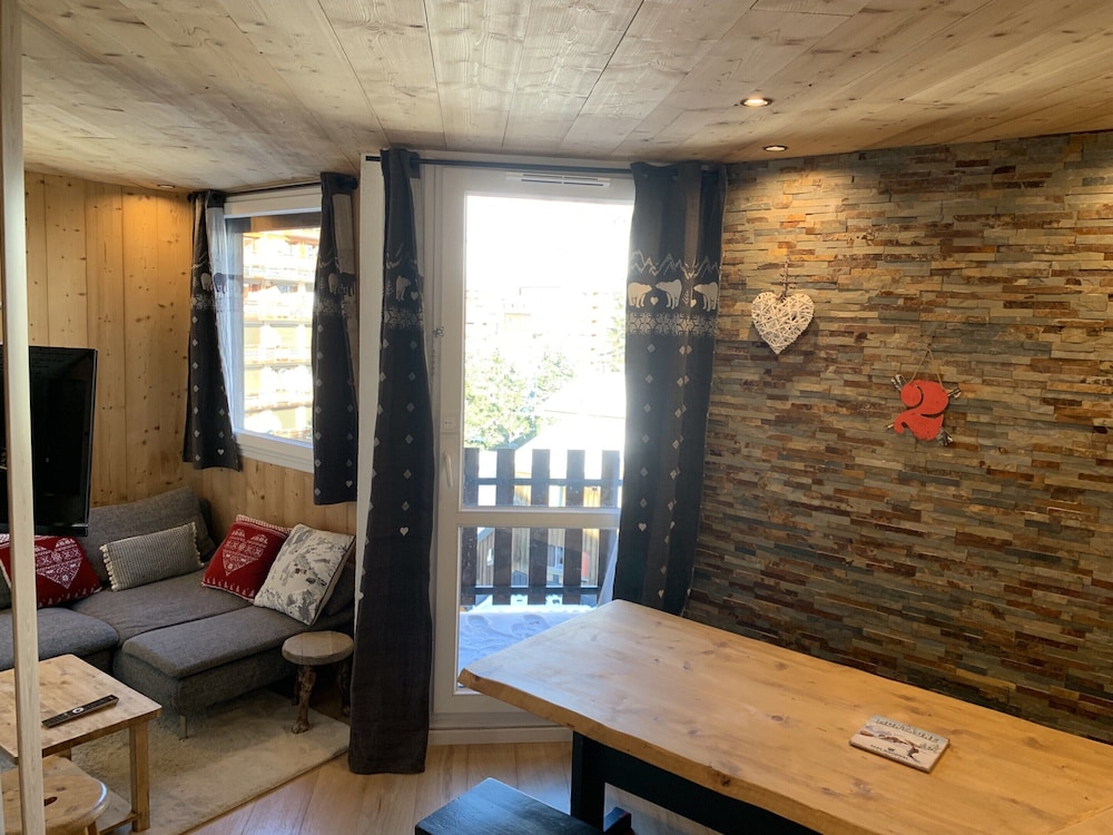 Modern Alpine Apartment