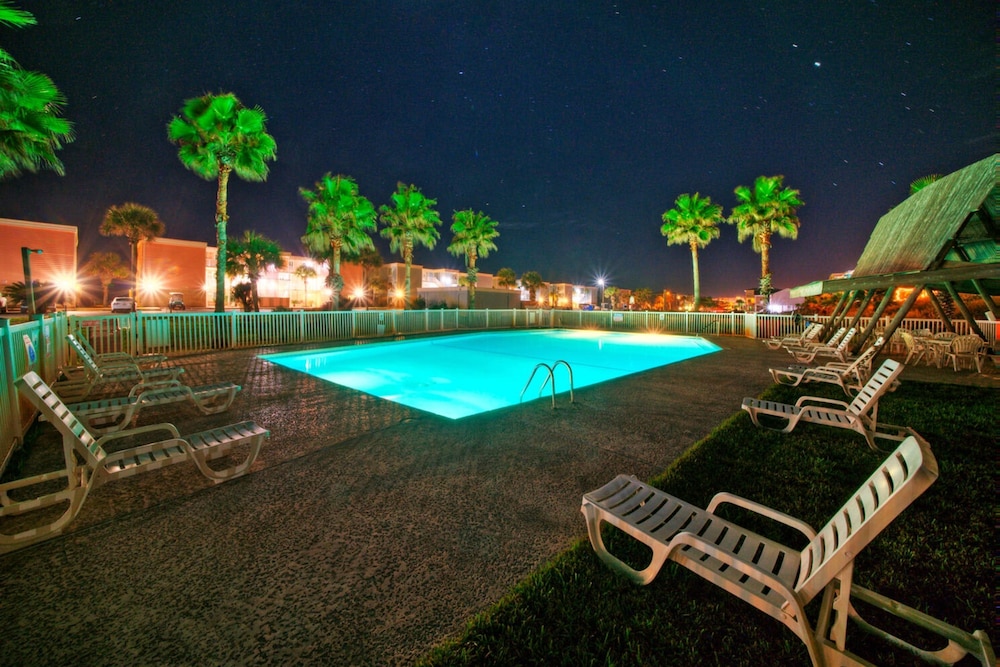 Rise N Beach by Avantstay Beachfront w Pool