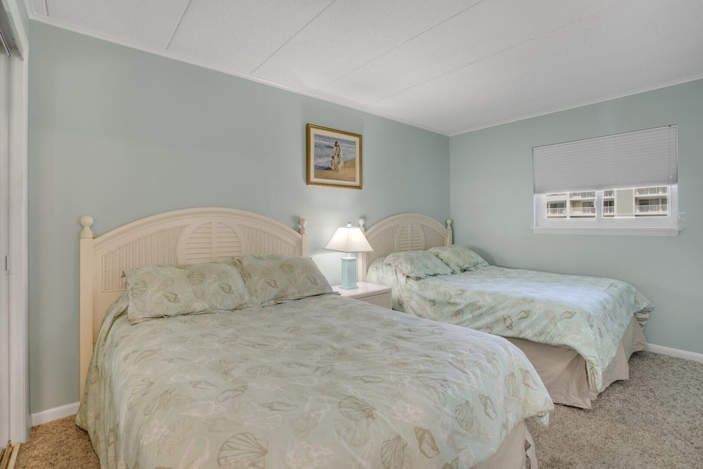 Thunder Island 139d 2 Bedroom Condo by RedAwning view 5