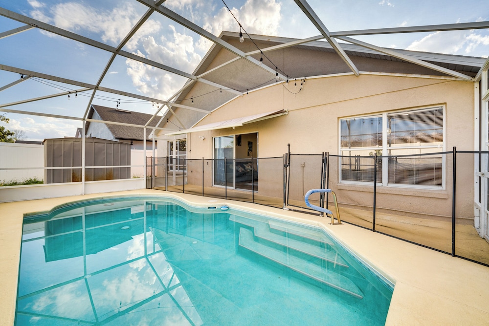 8 Mi to Disney Parks: Poolside Paradise!