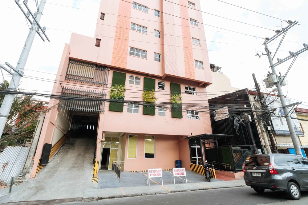 RedDoorz Plus @ RSG SS Residens Vito Cruz